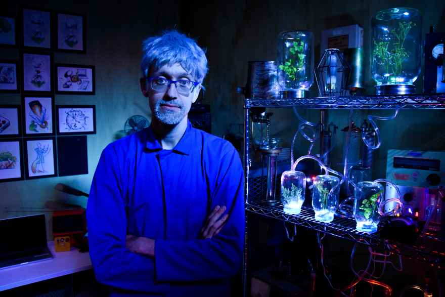 An alternate reality game called Terrarium, created by UChicago faculty, including Prof. Patrick Jagoda (above), encouraged incoming students to work collaboratively. Photo by Eliana Melmed